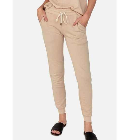 MATE the Label Pants - NWOT MATE The Label Latte Organic Joggers Soft Lounge Sleep Tan Cream Pockets